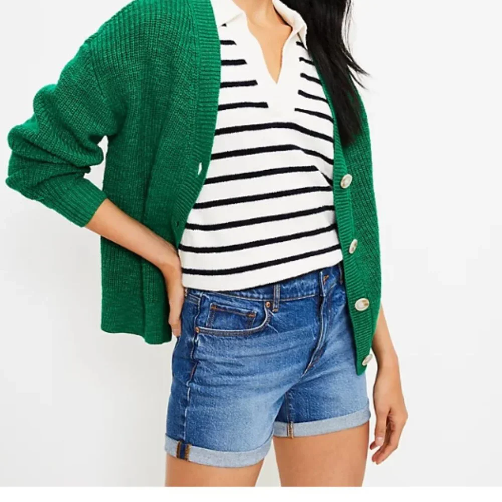 NWT LOFT Denim Roll Short, sz 26/2 mid-rise - Picture 2 of 4